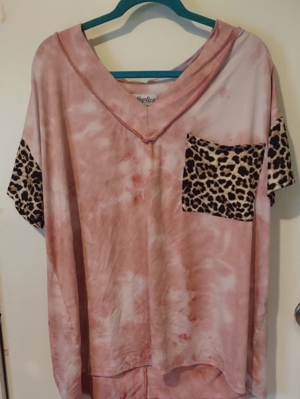 Women's Pink Tie-Dye V-Neck Tee with Leopard Pocket